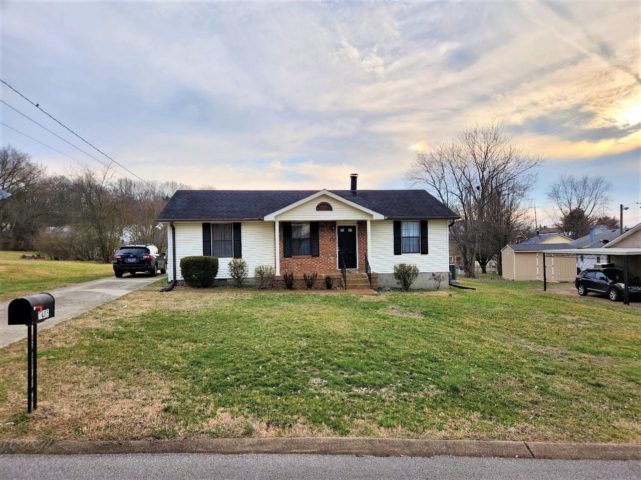 1405 Tempany Ct - Photo 2 of 26