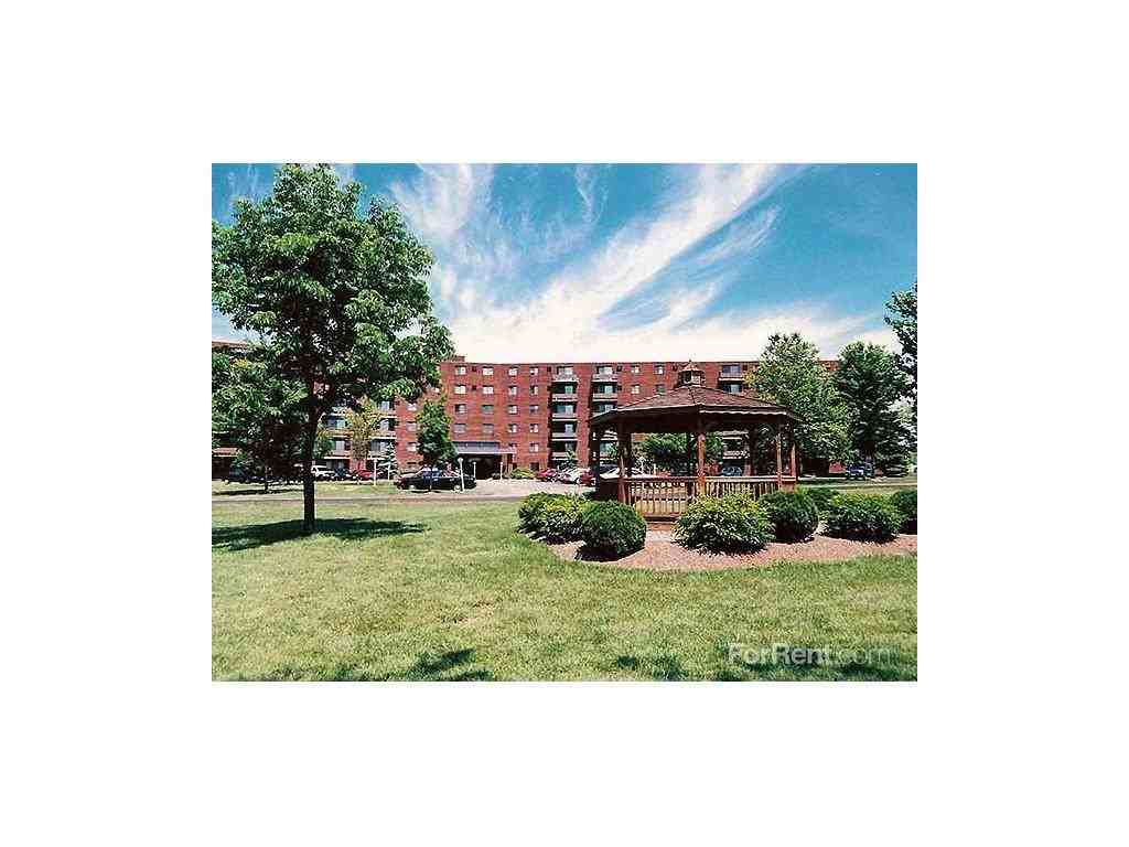 Chestnut Lake Apartments - Photo 2 of 8