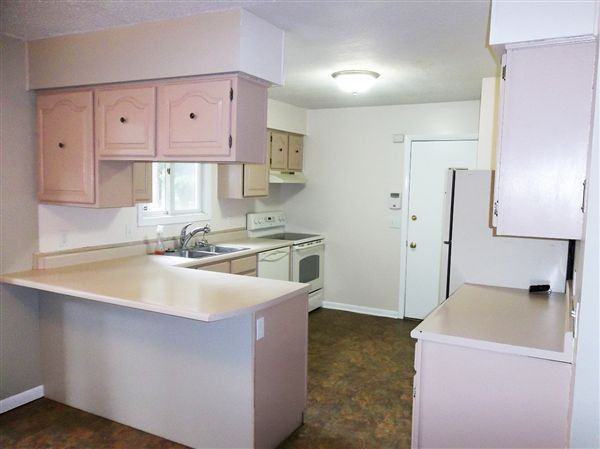 12401 Spruce Ln - Photo 2 of 9