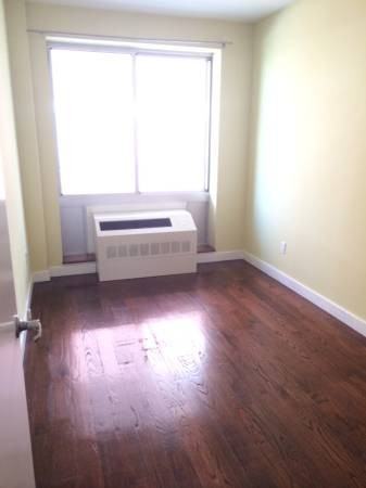 2-15 27th Ave #3R - Photo 3 of 4