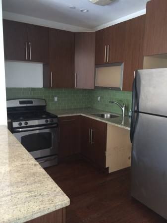 2-15 27th Ave #3R - Photo 2 of 4