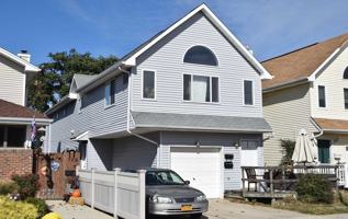 featured image of 715 East Walnut Street #Upper