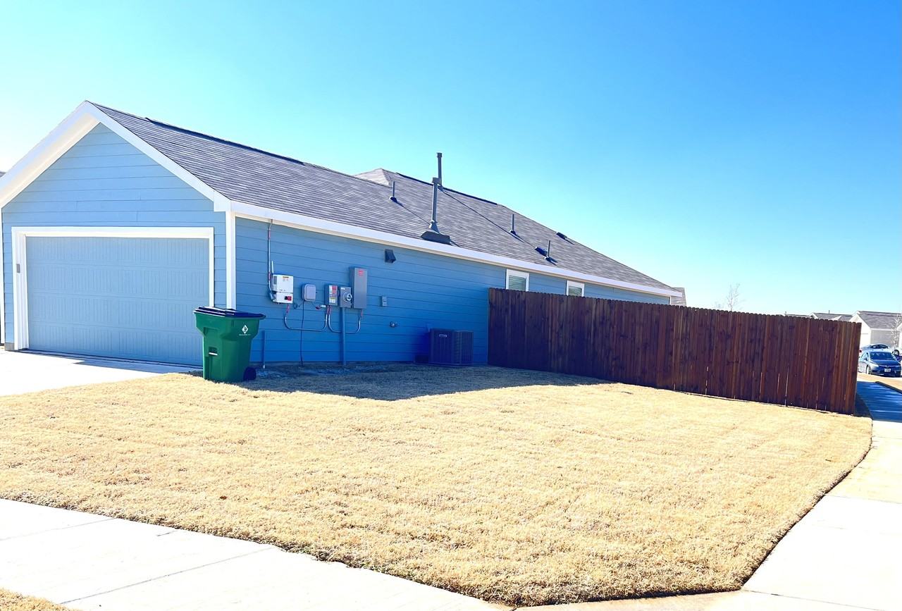 7337 Woodpecker Dr - Photo 2 of 10