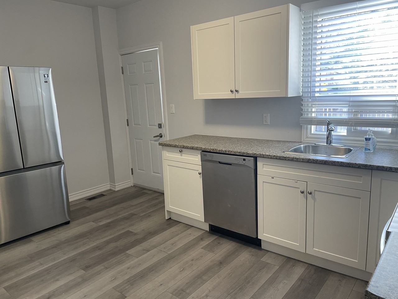 161 Barnesdale Avenue North - Photo 2 of 10