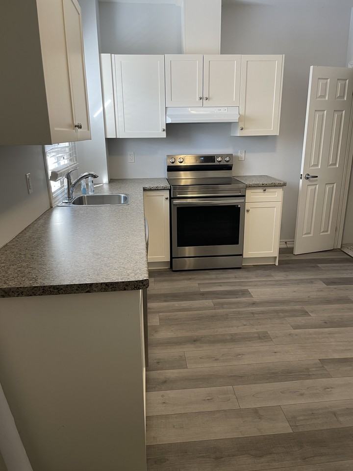 161 Barnesdale Avenue North - Photo 3 of 10