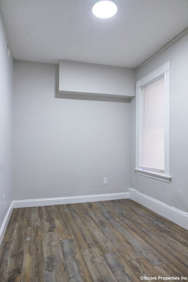 626 E 6th St #2 - Photo 4 of 5