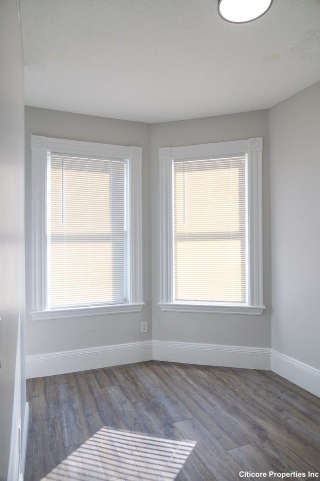 626 E 6th St #2 - Photo 5 of 5