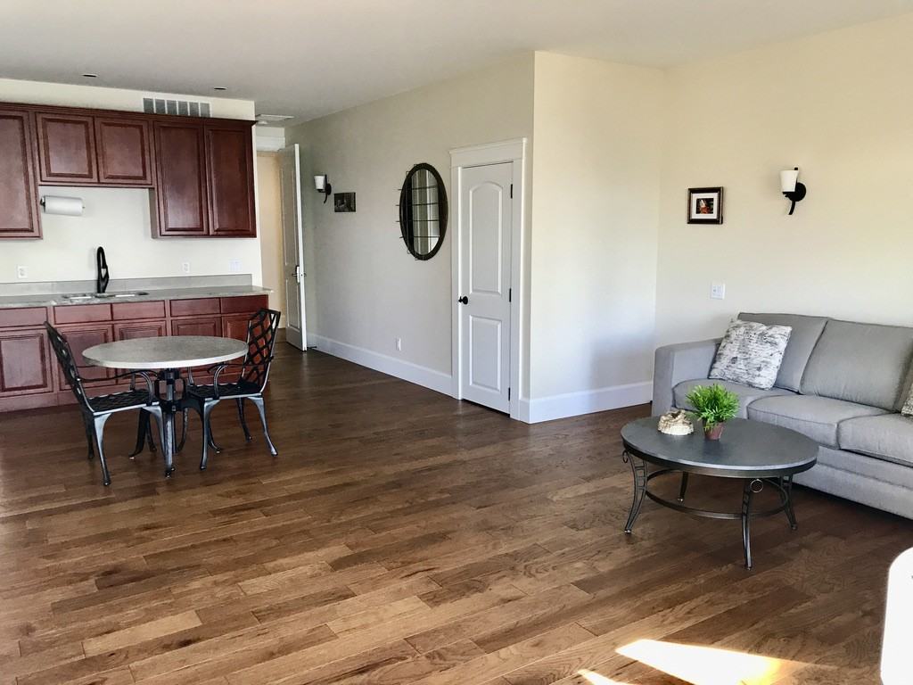 2626 Victoria Avenue - Photo 2 of 10