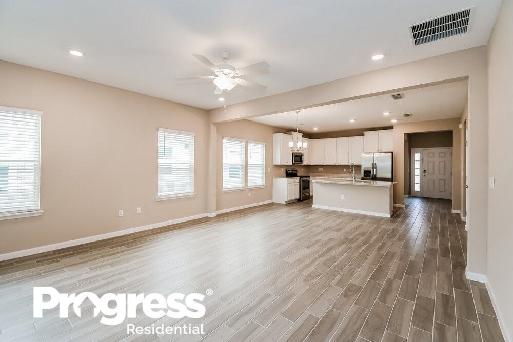 7536 Chervil St - Photo 3 of 16