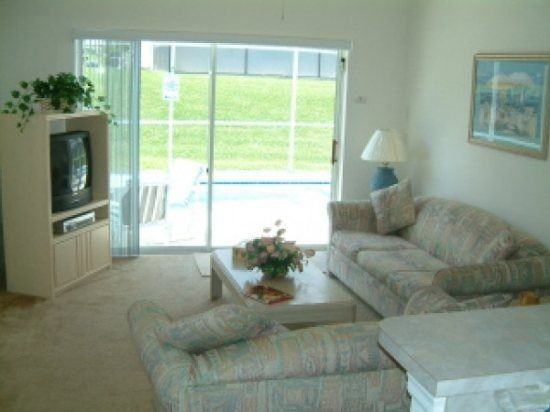 455 Canna Dr - Photo 3 of 10