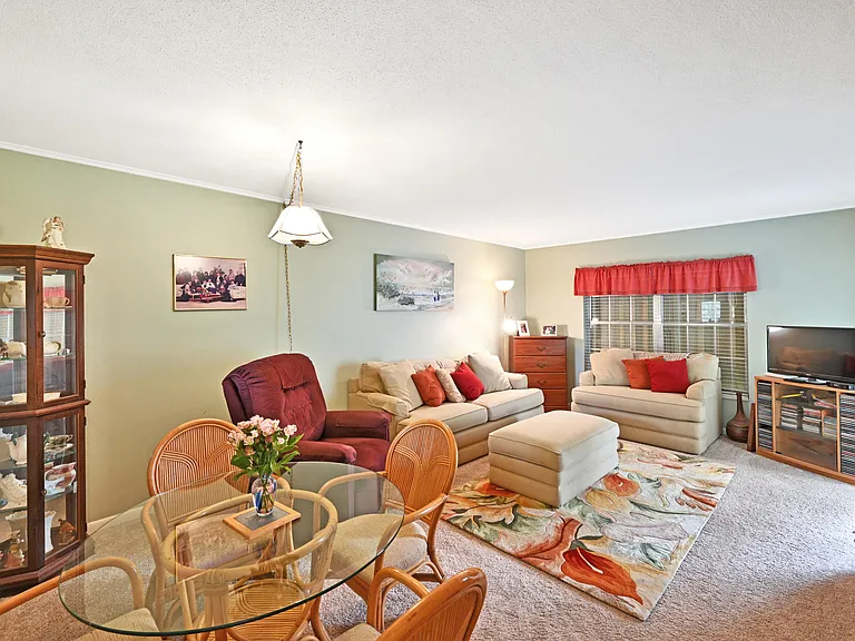 5500 Tamberlane Cir Palm Beach Gardens Fl #203 - Photo 2 of 10