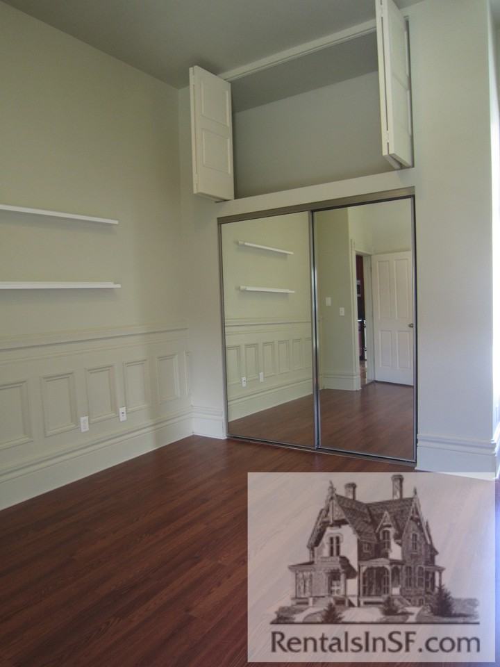 674 Oak St - Photo 2 of 10
