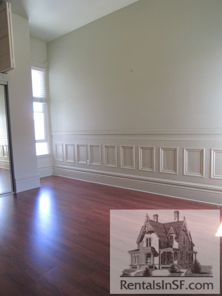 674 Oak St - Photo 3 of 10