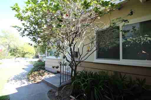 1517 N Altadena Dr - Photo 2 of 9