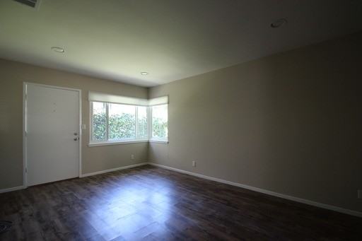 1517 N Altadena Dr - Photo 3 of 9