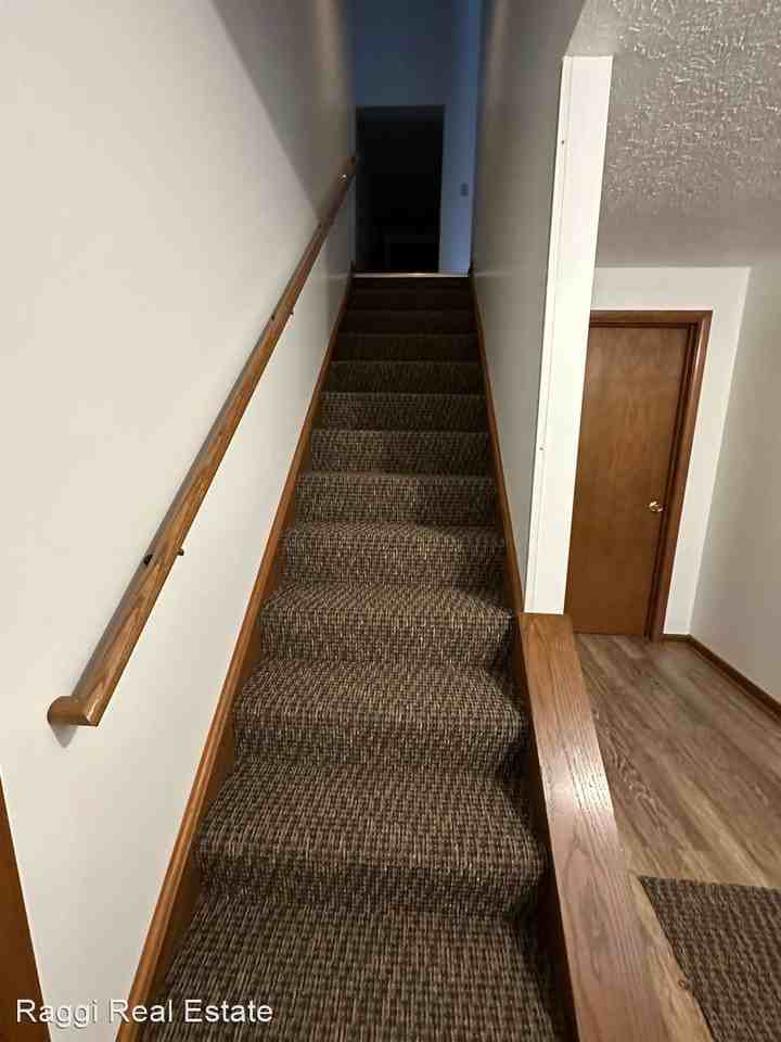 1-12 Raggi Way - Photo 3 of 20