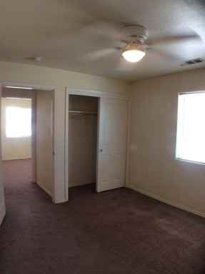 1915 Bella Oaks Dr - Photo 2 of 28