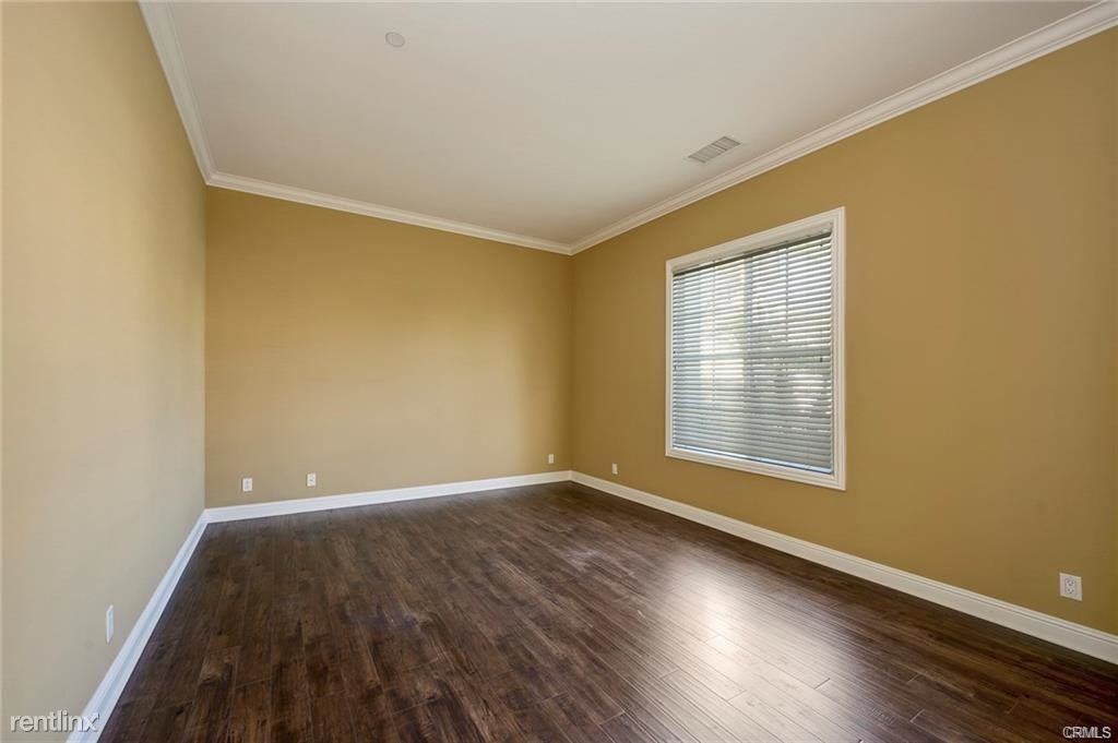 4005 Humboldt Ln - Photo 2 of 10