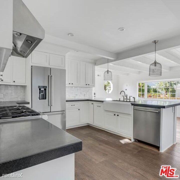 31862 8th Ave - Photo 3 of 10