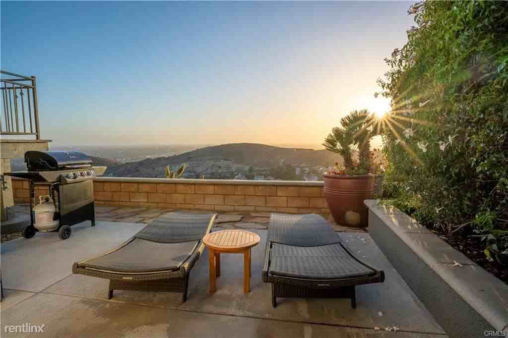 6206 E Cliffway Dr - Photo 3 of 10