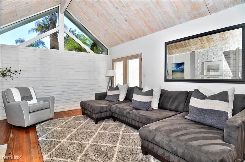 404 Prospect St - Photo 2 of 10