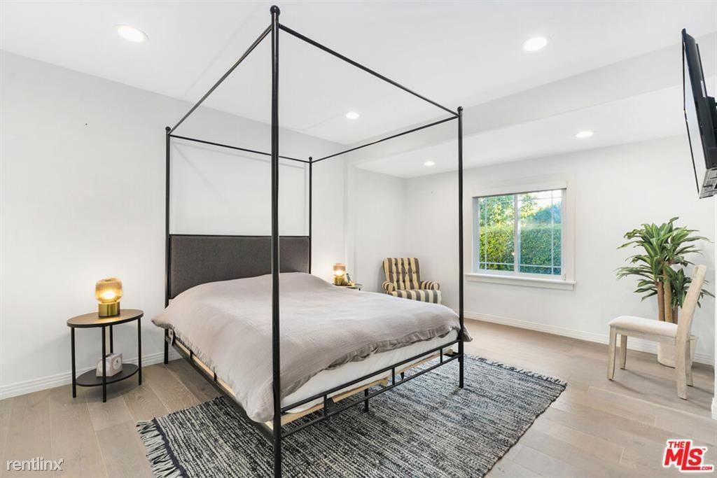 801 N Laurel Ave - Photo 3 of 10