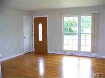 1003 Burgundy Ln - Photo 2 of 20