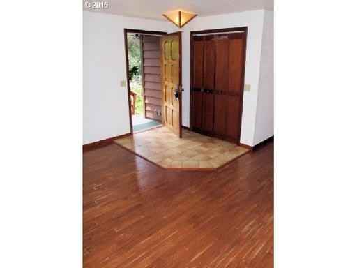 5609 Friendly Acres Rd - Photo 2 of 12