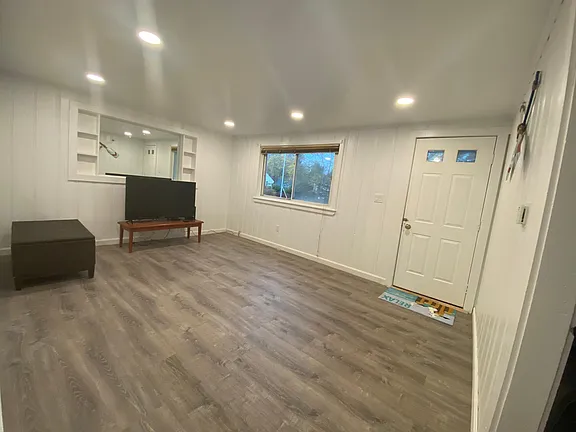 125 Greenwood Ave - Photo 2 of 11