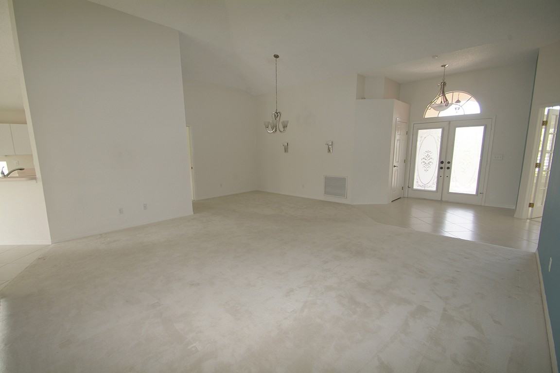 2223 New Bedford Dr - Photo 3 of 15