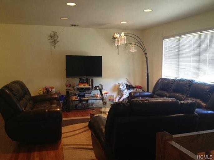 274 Brandywine Dr - Photo 3 of 10