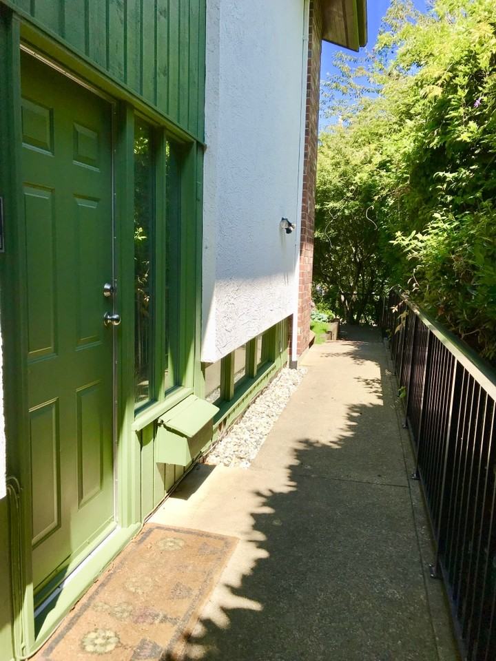 6486 Bruce Street - Photo 3 of 10