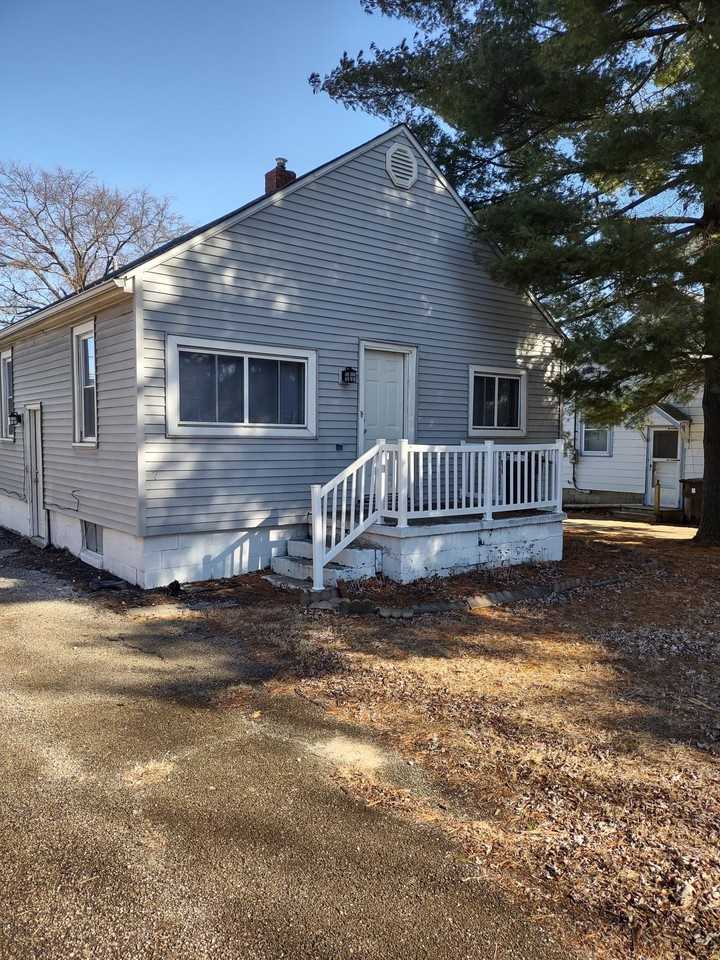 2019 W Richwoods Blvd 1, Peoria, IL 61604 2 Bedroom Apartment for