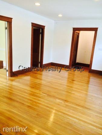 671 Hammond St - Photo 3 of 11