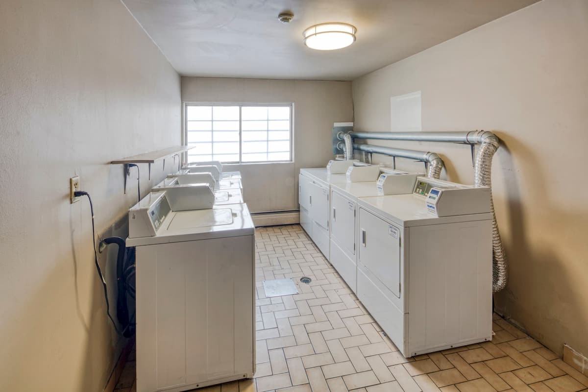 Frontenac Apartments - Photo 3 of 9