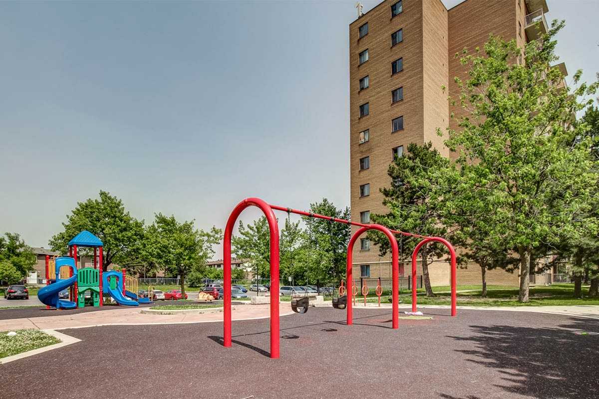 Brampton Village Townhomes - Photo 2 of 10