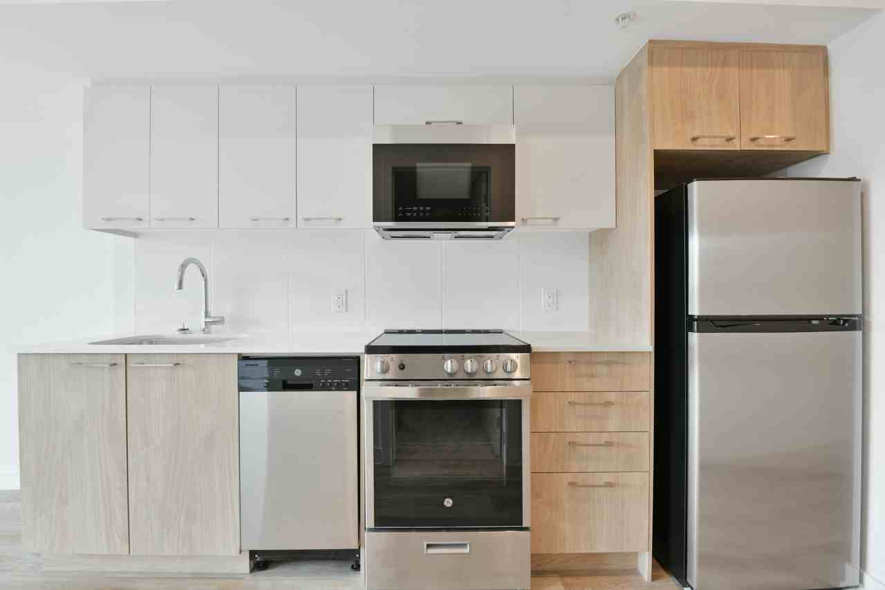 Capital Park Apartments 19 Robinson Ave, Ottawa, ON K1N 8N8 Zumper