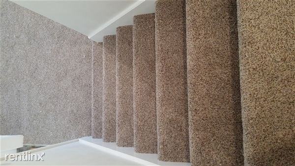 205 NE Country Ln - Photo 2 of 10