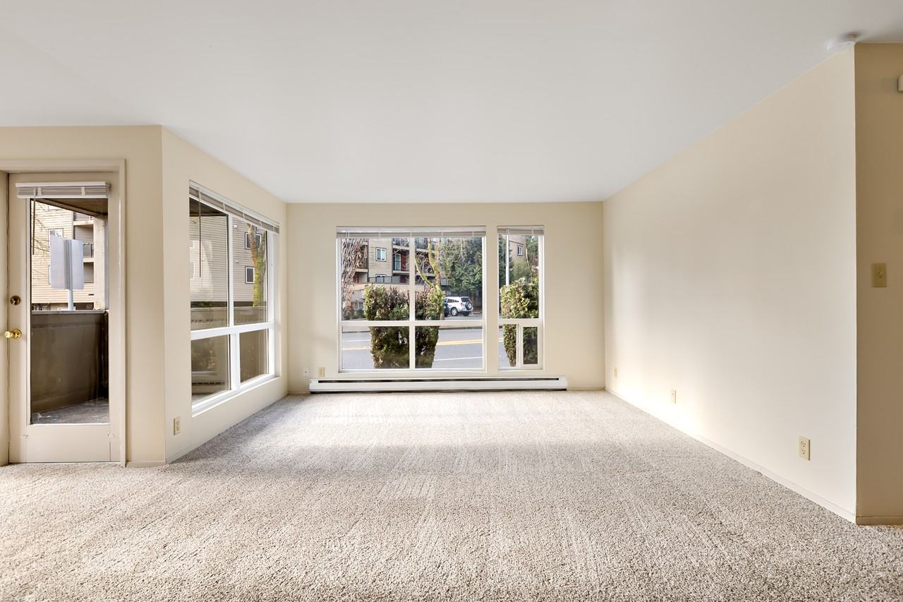 12520 Roosevelt Way Northeast #303 - Photo 6 of 26