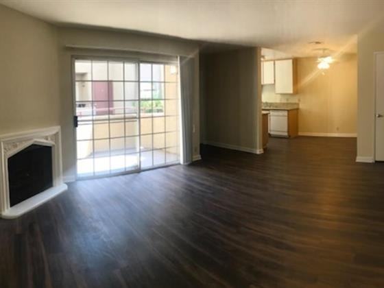 2908 W Victory Blvd #D - Photo 2 of 9