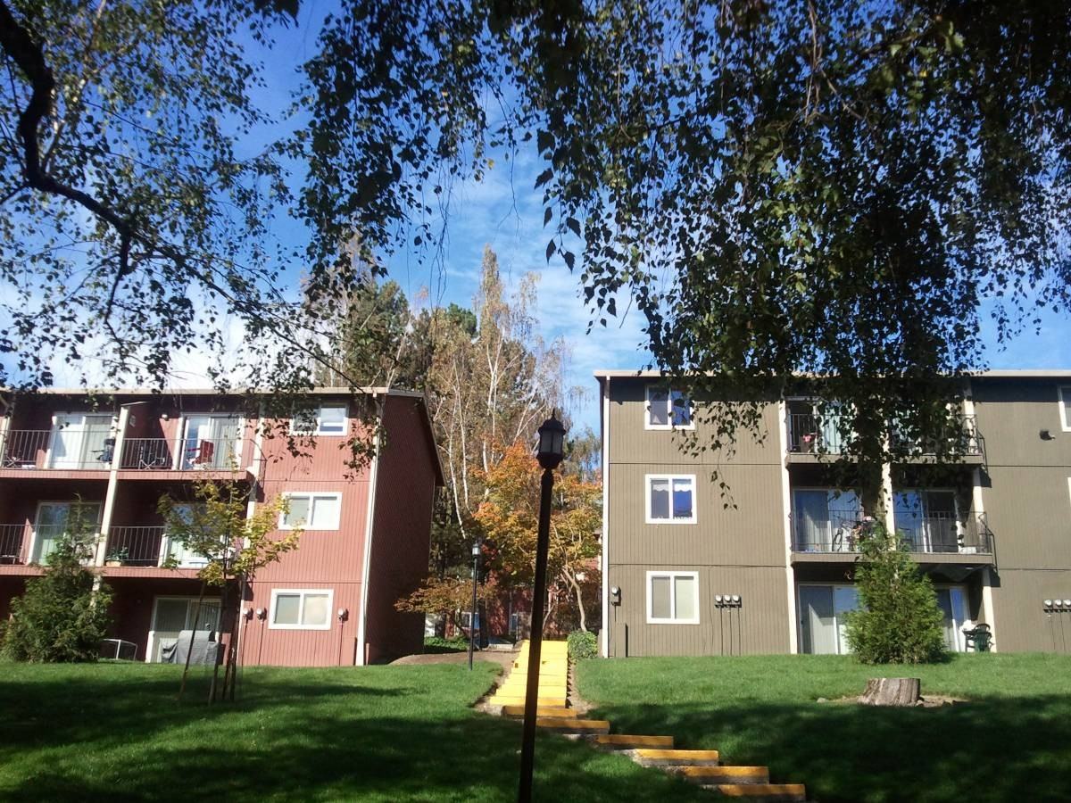 Crestview Heights Apartments 12435 Se Linwood Ave, Milwaukie, OR