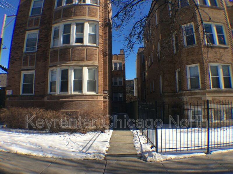 6343 N Oakley Ave #3W