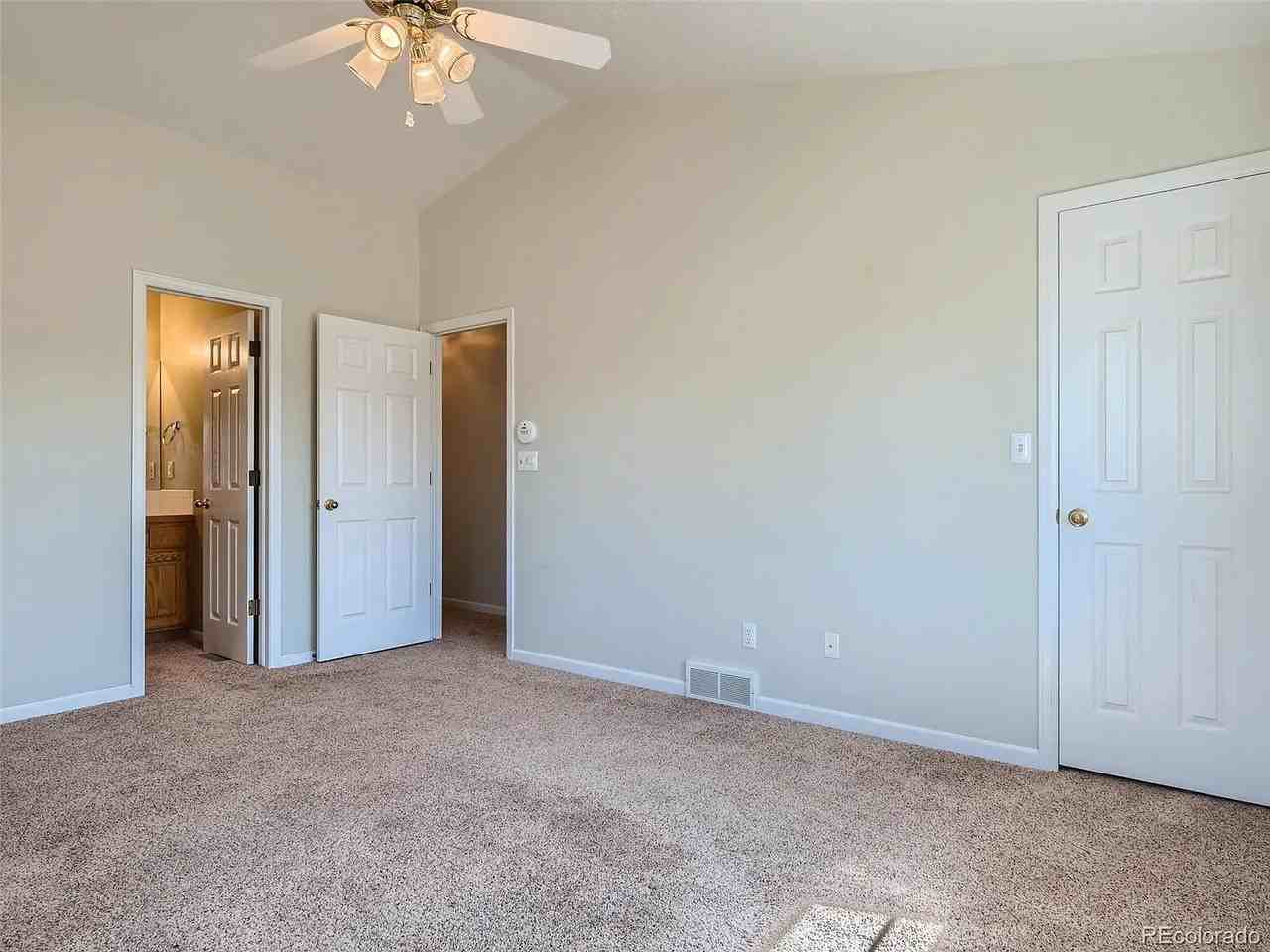 5133 West 11th Street - Photo 3 of 7
