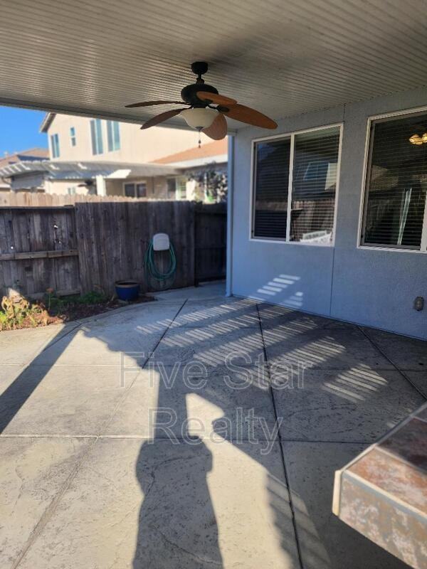 1239 Teal Hollow Dr - Photo 2 of 31