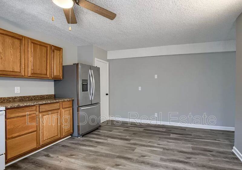 4610 Adams St - Photo 4 of 16