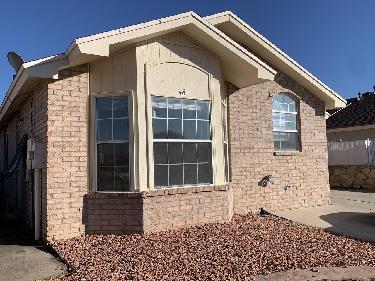 3432 Waterside Dr, El Paso, TX 79936 3 Bedroom House for $1,300/month -  Zumper