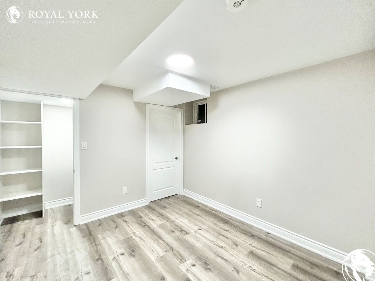 564 Queen Mary Dr #2 - Photo 3 of 18