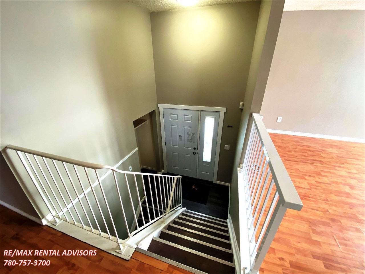 4608 13 Ave Nw - Photo 3 of 23