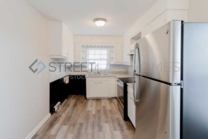 1636 5th Ave W - Photo 2 of 16