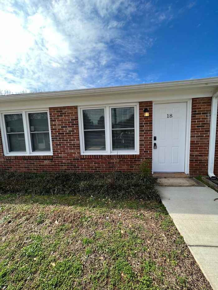 300 Brook Glenn Rd #18